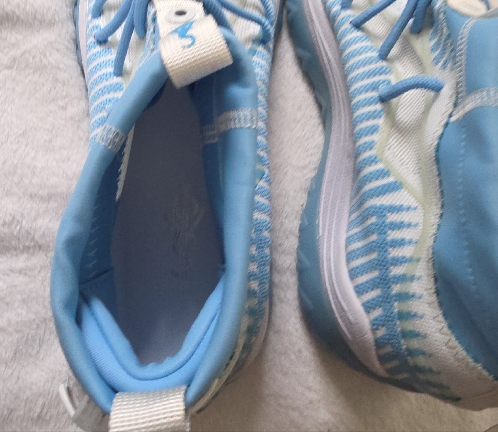 Stylish Blue and White Men's Sneakers - Picture 6 of 12